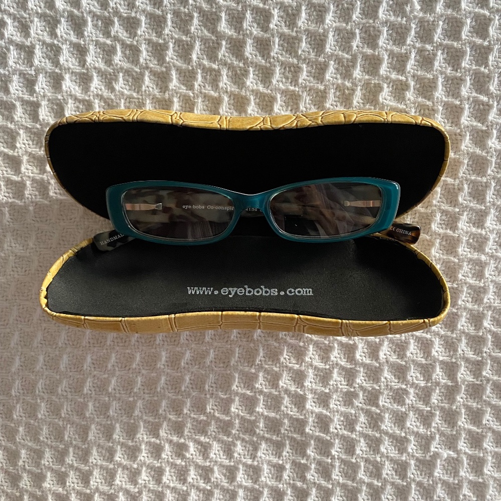 eye.bobs +2.00 Readers with Case